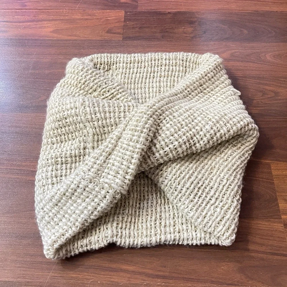 The North Face Wide Knit Infinity Scarf Cream Tan White‎ One Size